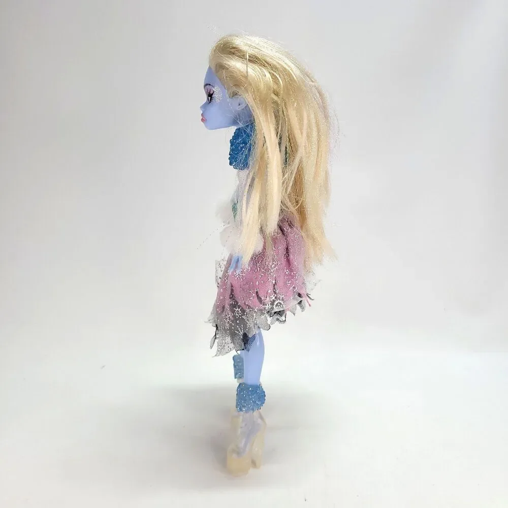 2008 Monster High Ghouls Rule Abbey Bominable Doll Mattel Daughter‎ of Yeti